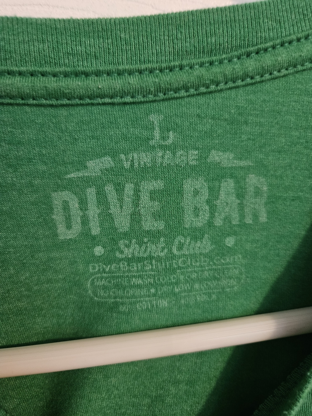 McNally's Irish Pub Green Graphic Tee size L - Picture 2 of 2